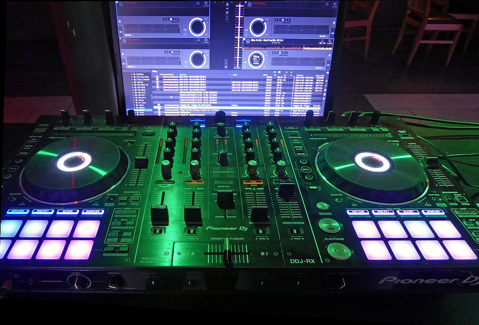 DJ controller and laptop running Rekordbox for private DJ lessons